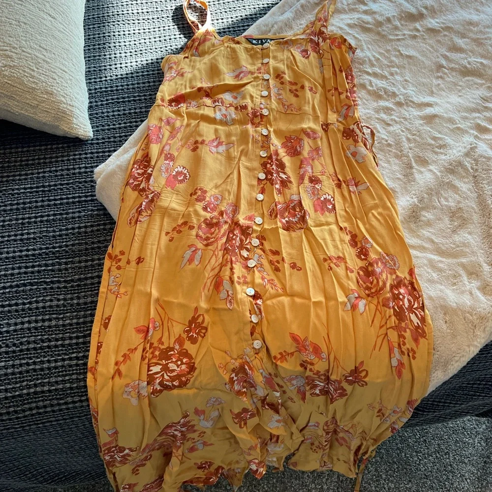 Kivari maxi dress in yellow. Size S - Picture 2 of 4